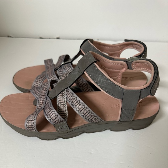 J Sport Kaia Grey Pink River Sandals Size 10 - Picture 3 of 7
